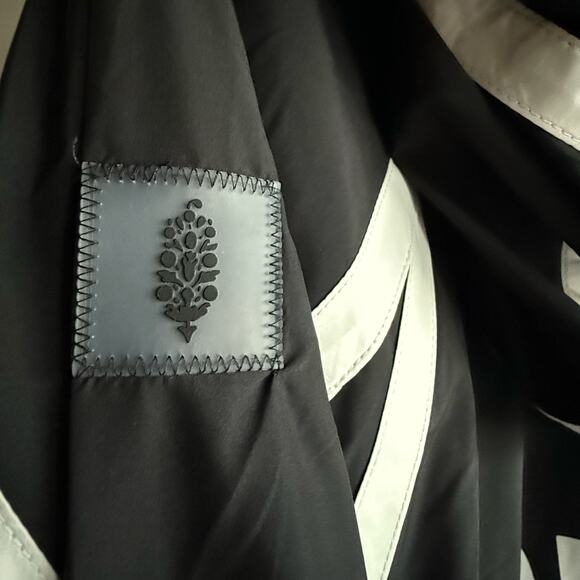 Free People Movement Care Like the Wind Anorak in Black Logo Combo NWOT MSRP $98 - Picture 4 of 7